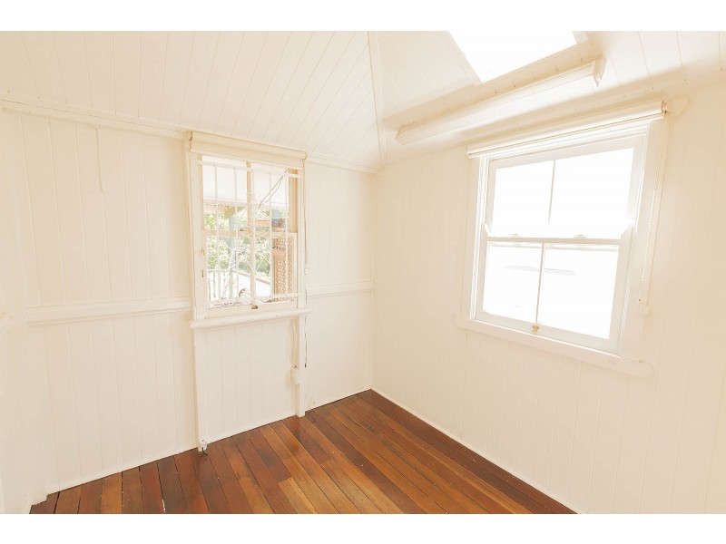 10 Dawson Street, Wooloowin QLD 4030