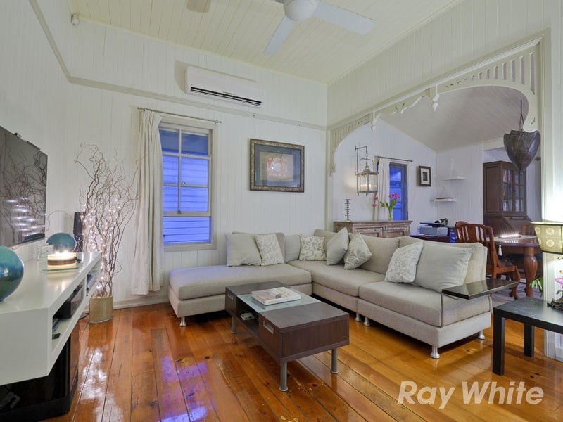 15 HENCHMAN STREET, Nundah QLD 4012