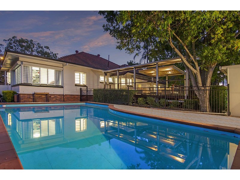 211 BUCKLAND ROAD, Nundah QLD 4012