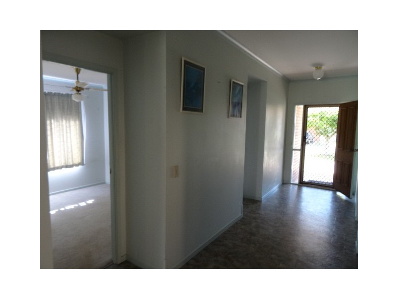 10 Lima Street, Nudgee Beach QLD 4014