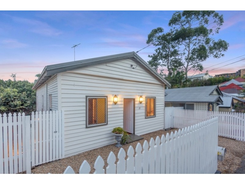 17 Confederate Street, Red Hill QLD 4059