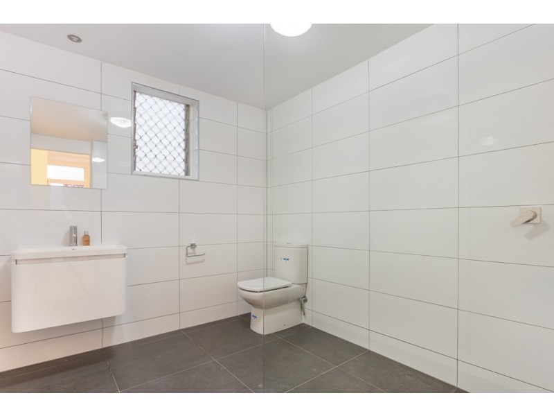 17 Confederate Street, Red Hill QLD 4059