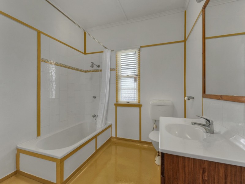 302 Hamilton Road, Chermside QLD 4032