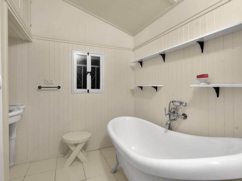 68 Nellie Street, Nundah QLD 4012