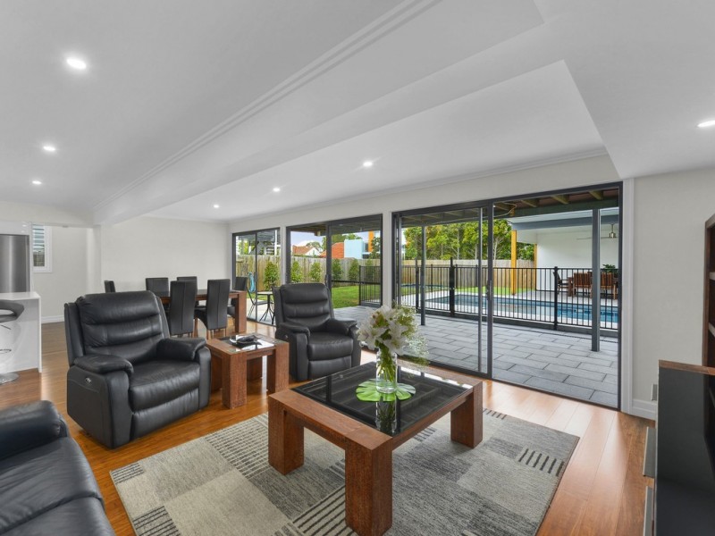 32 Highcrest Avenue, Wavell Heights QLD 4012