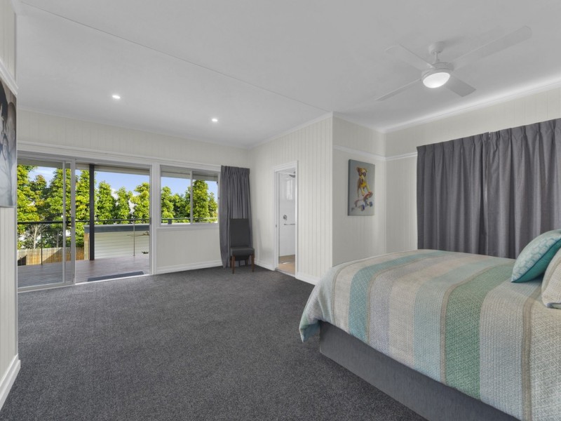 32 Highcrest Avenue, Wavell Heights QLD 4012