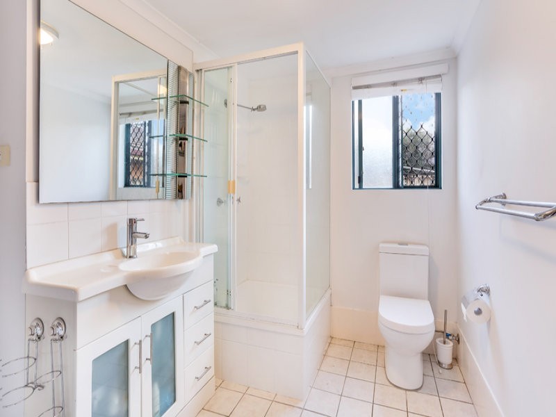 2/11 Wongara Street, Clayfield QLD 4011