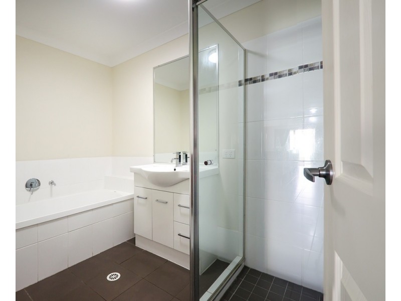 Unit 2/2 Rose Lea Court, Warwick QLD 4370