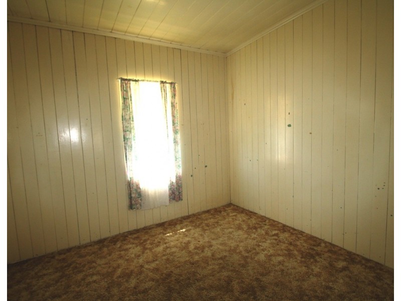 34 Lyons Street, Warwick QLD 4370