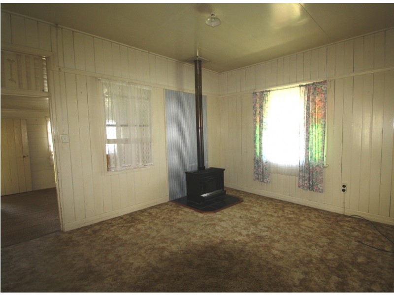 34 Lyons Street, Warwick QLD 4370