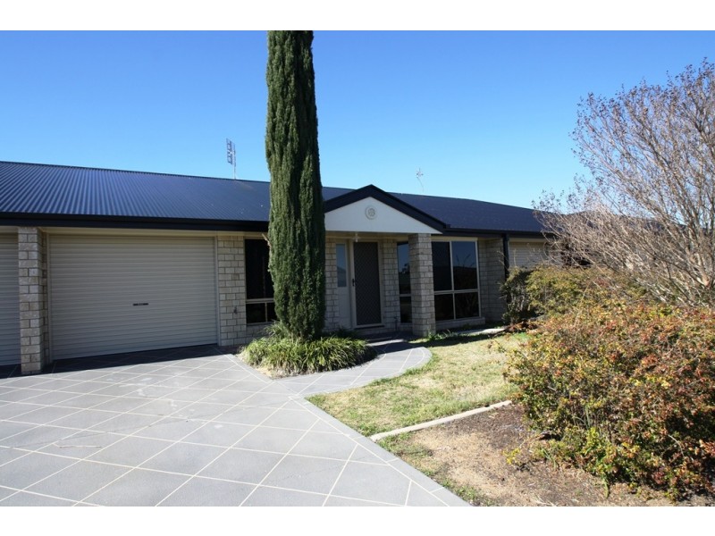 2/8 Brook Street, Warwick QLD 4370
