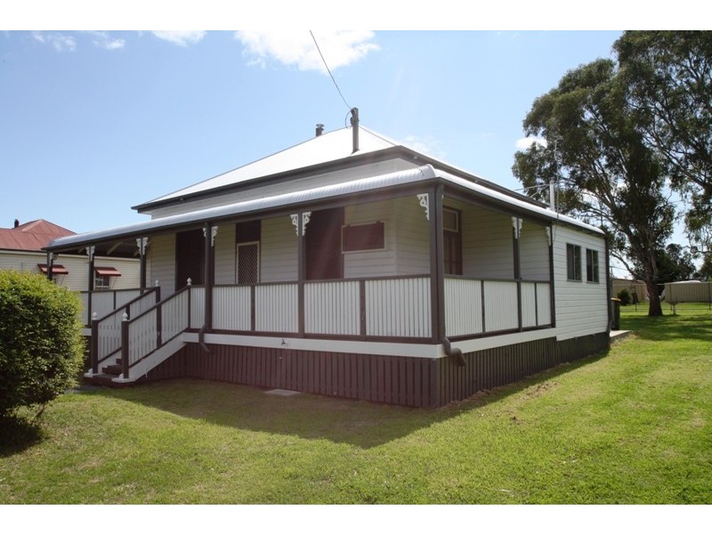 57 Meneely Street, Warwick QLD 4370