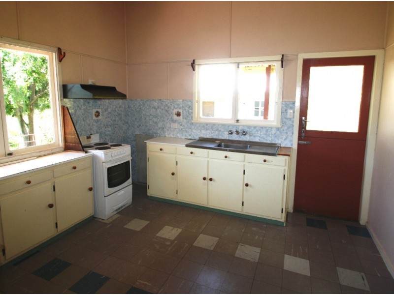 24 Glen Road, Warwick QLD 4370