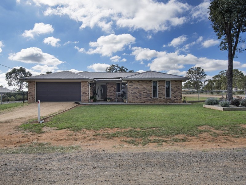 9 Leslie Lane, Hendon QLD 4362