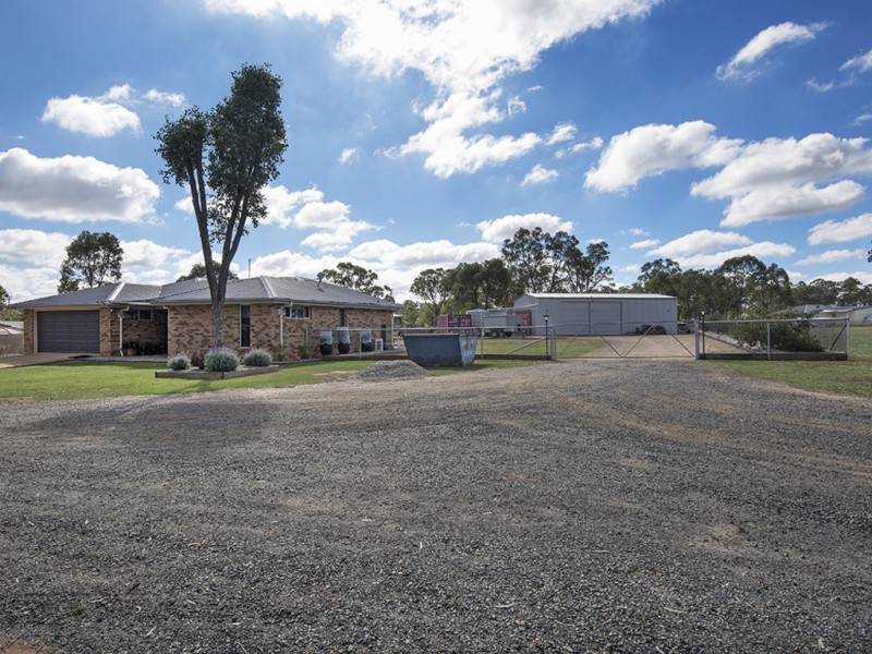 9 Leslie Lane, Hendon QLD 4362