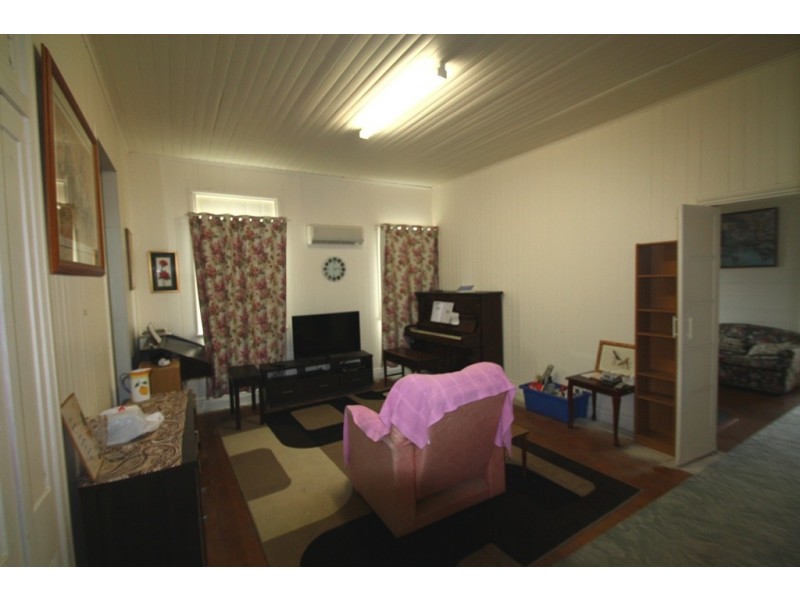 102 Wood Street, Warwick QLD 4370