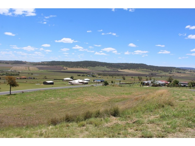 1A Derain Drv, Warwick QLD 4370