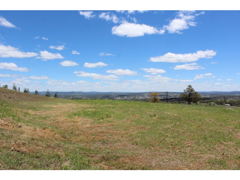 1A Derain Drv, Warwick QLD 4370