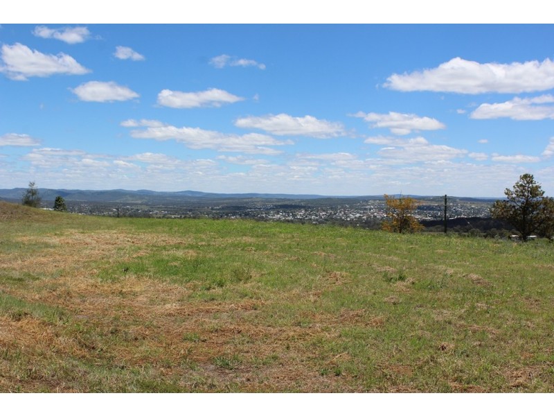 1A Derain Drv, Warwick QLD 4370