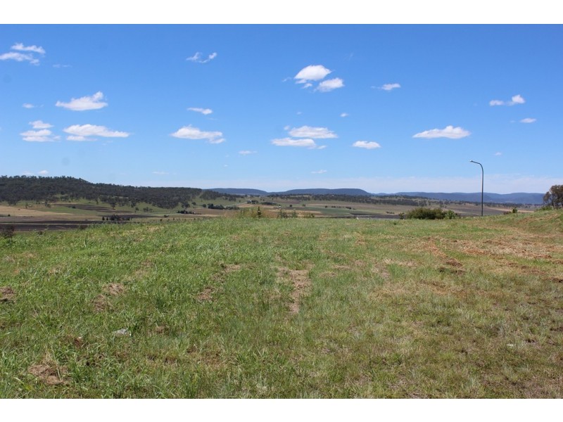 1A Derain Drv, Warwick QLD 4370