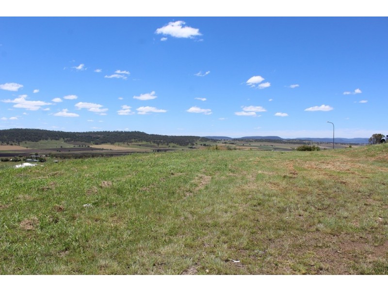 1A Derain Drv, Warwick QLD 4370