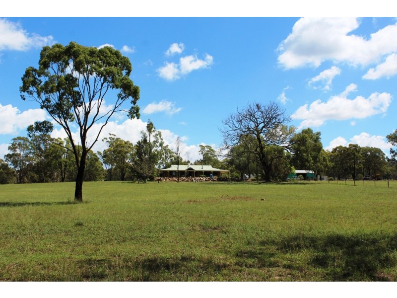 652 Upper Wheatvale Rd, Massie QLD 4370