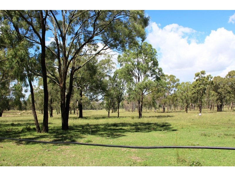 652 Upper Wheatvale Rd, Massie QLD 4370
