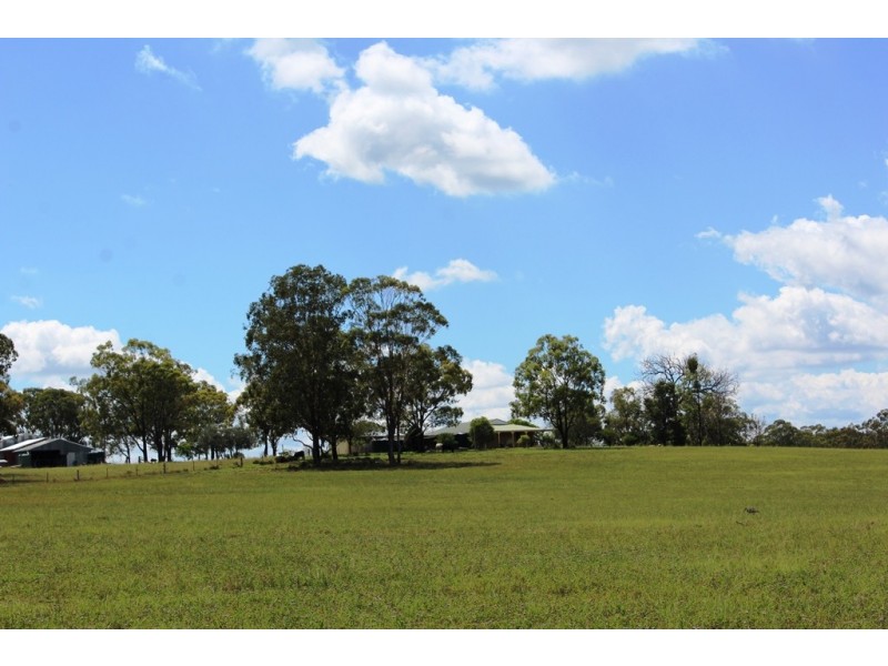 652 Upper Wheatvale Rd, Massie QLD 4370