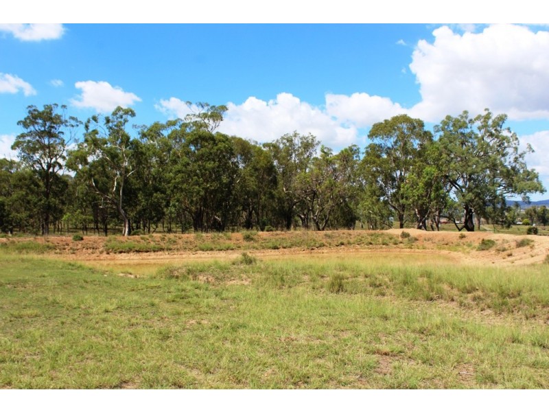 652 Upper Wheatvale Rd, Massie QLD 4370