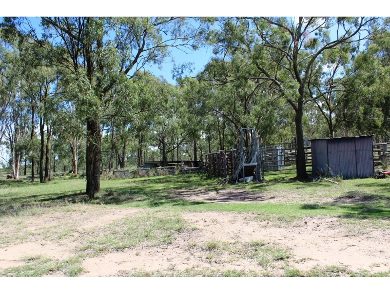 652 Upper Wheatvale Rd, Massie QLD 4370
