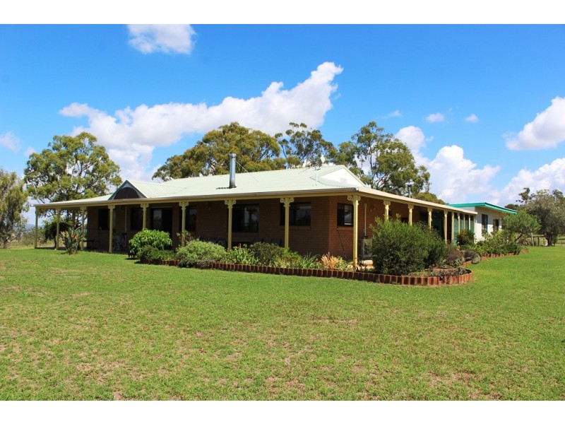 652 Upper Wheatvale Rd, Massie QLD 4370