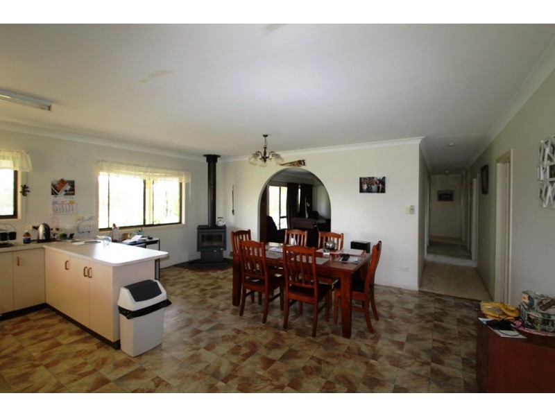 652 Upper Wheatvale Rd, Massie QLD 4370