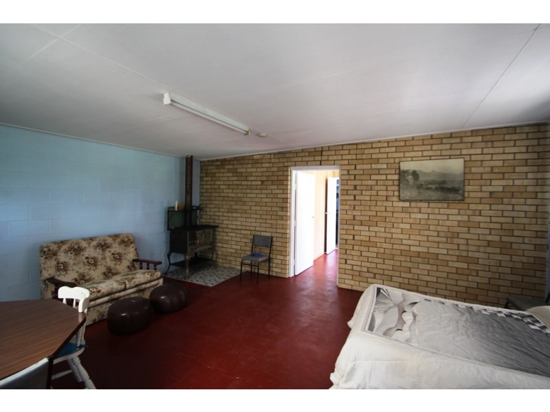 652 Upper Wheatvale Rd, Massie QLD 4370