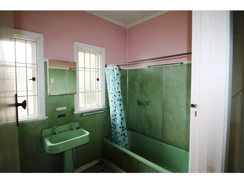 16C Wood St, Warwick QLD 4370