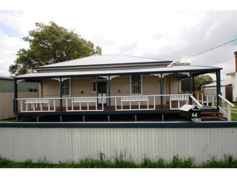 64 Percy Street, Warwick QLD 4370