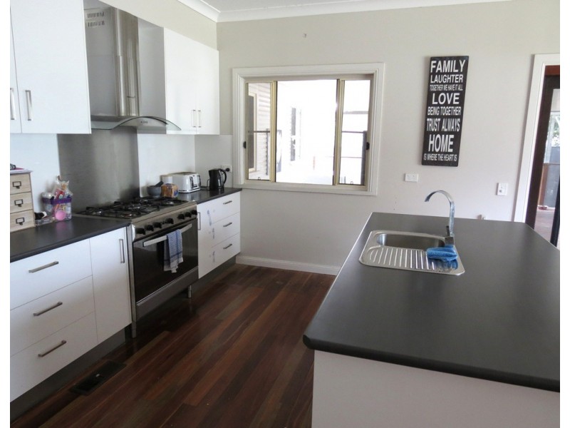24 Freestone Road, Warwick QLD 4370