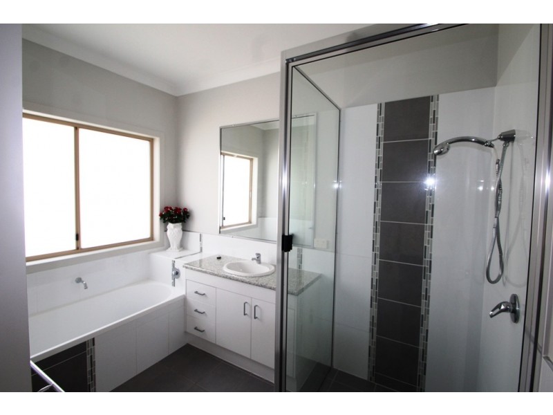 13 Floribunda Avenue, Warwick QLD 4370