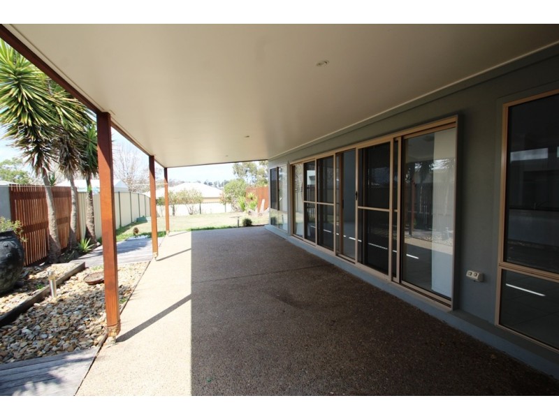 13 Floribunda Avenue, Warwick QLD 4370
