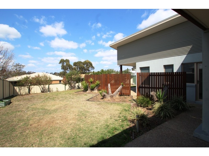 13 Floribunda Avenue, Warwick QLD 4370
