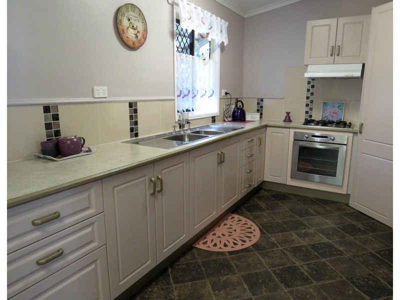 7 Leslie Lane, Hendon QLD 4362