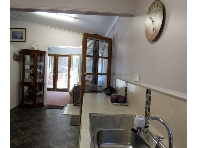 7 Leslie Lane, Hendon QLD 4362