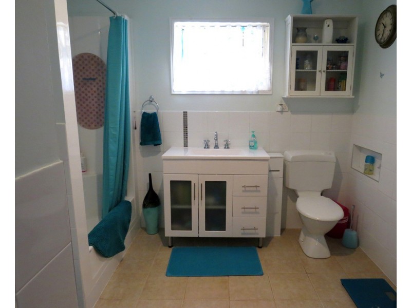 7 Leslie Lane, Hendon QLD 4362