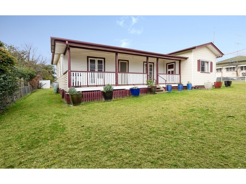 18 Wallace Street, Warwick QLD 4370