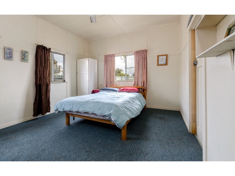 18 Wallace Street, Warwick QLD 4370