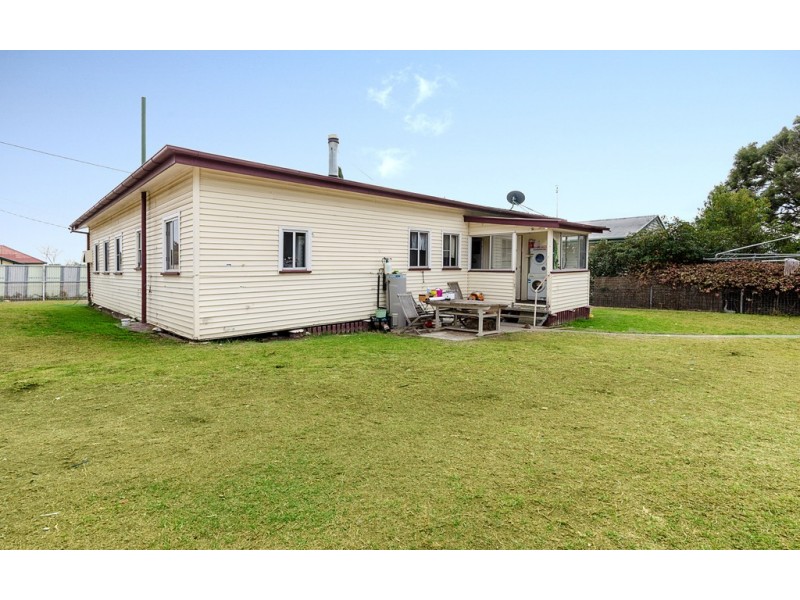 18 Wallace Street, Warwick QLD 4370