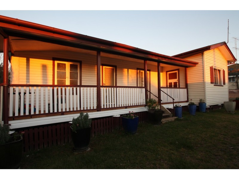 18 Wallace Street, Warwick QLD 4370