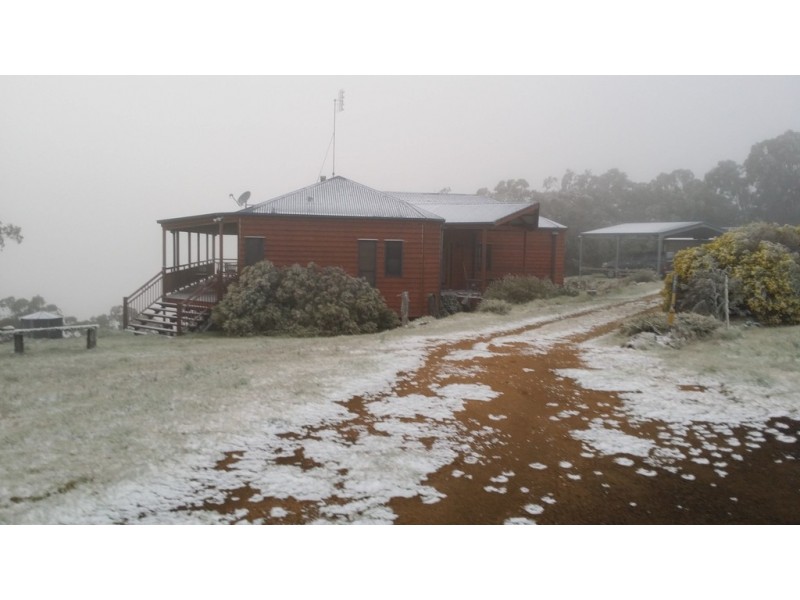 131 Sunday Plains Road, Mount Colliery QLD 4370