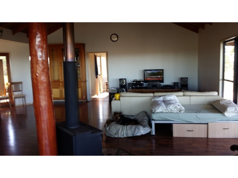 131 Sunday Plains Road, Mount Colliery QLD 4370