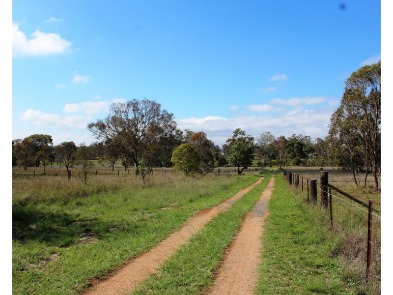 10 Smelter Rd, Rosenthal Heights QLD 4370