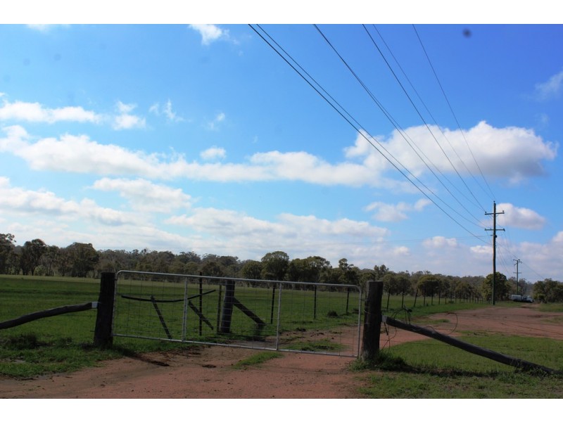 143 Old Stanthorpe Rd, Morgan Park QLD 4370